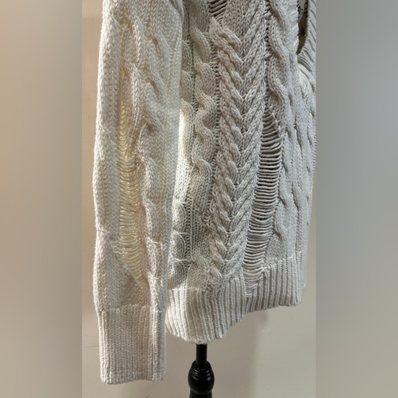 Winter White Cable Knit long sleeve sweater by Express - Picture 4 of 6